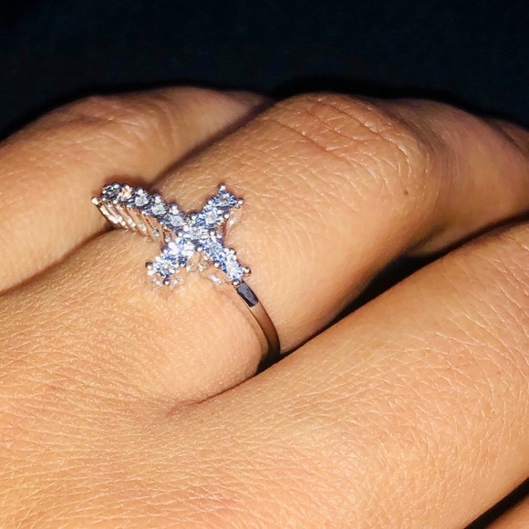 REAL DIAMOND Cross Ring Not CZ best Christmas gift - Picture 2 of 7